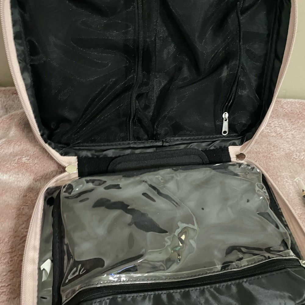 Cosmetic Samples - Picture 3 of 12